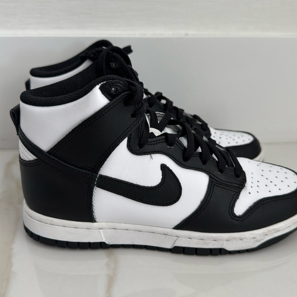 Nike women’s mid panda